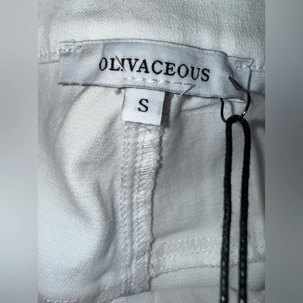Olivaceous High Rise White Skinny Jeans Women’s Size Small NWT cute white jeans - Picture 7 of 7
